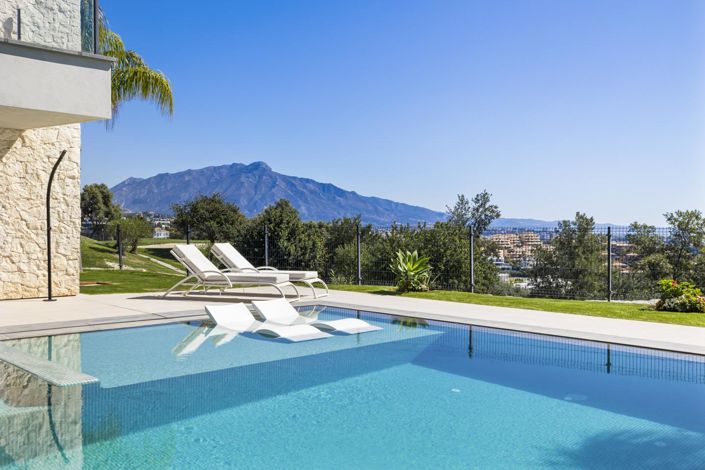 Image No.3-5 Bed Property for sale