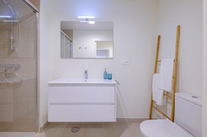 Image No.13-2 Bed Property for sale