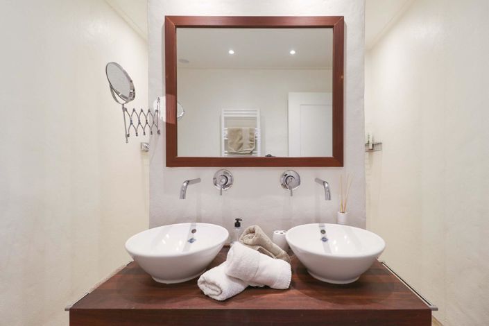 Image No.24-4 Bed Property for sale