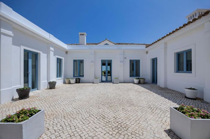 Image No.13-5 Bed Property for sale