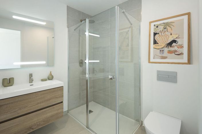 Image No.20-4 Bed Property for sale