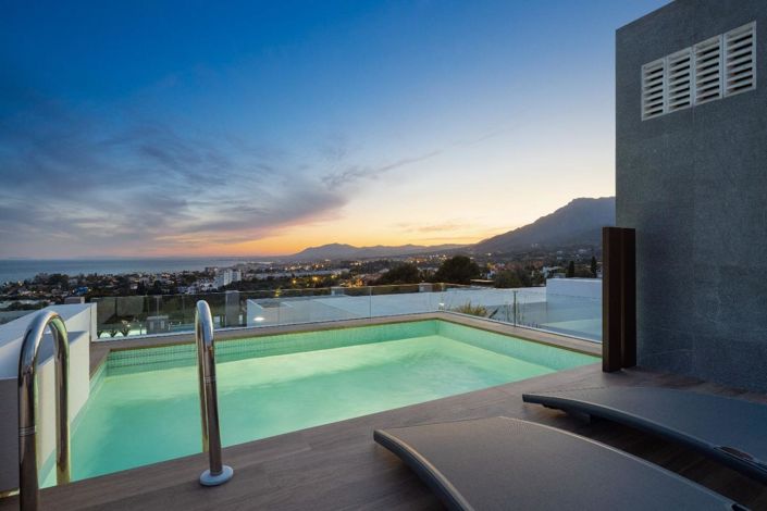 Image No.30-4 Bed Property for sale