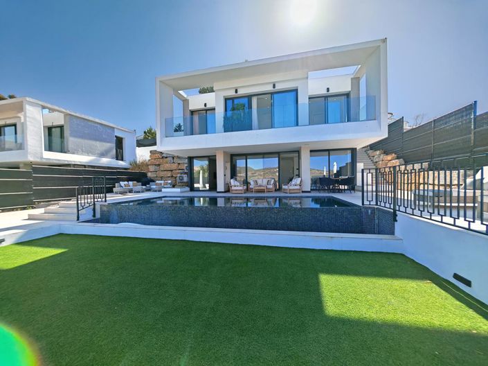 Image No.2-Propriété de 5 chambres à vendre à Estepona