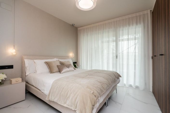 Image No.16-4 Bed Property for sale