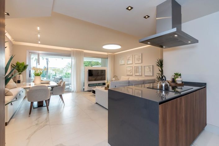 Image No.11-4 Bed Property for sale