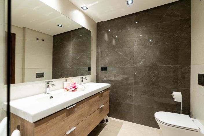 Image No.23-3 Bed Property for sale