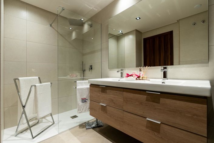 Image No.24-3 Bed Property for sale