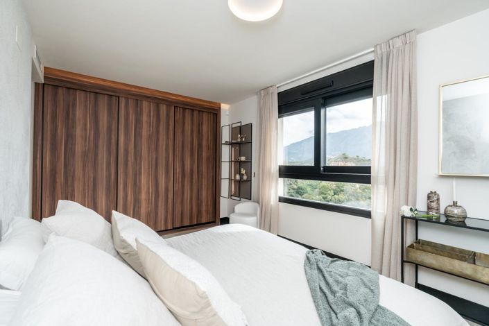 Image No.28-3 Bed Property for sale