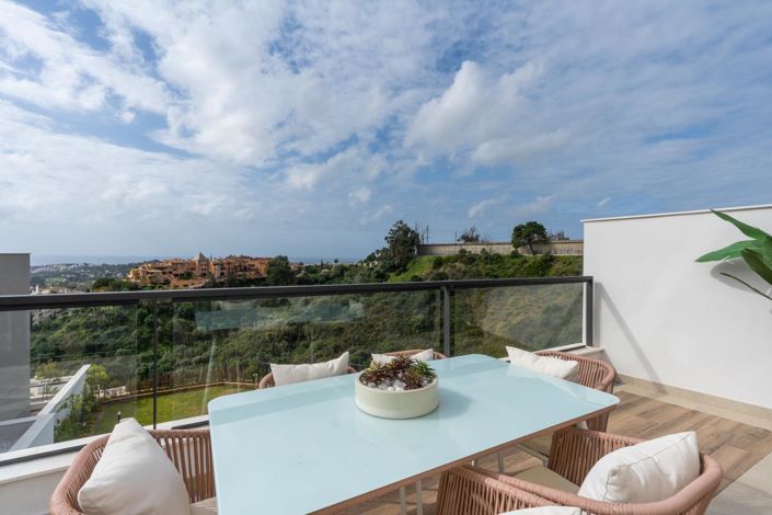 Image No.41-3 Bed Property for sale