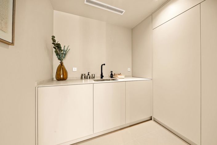 Image No.23-3 Bed Property for sale