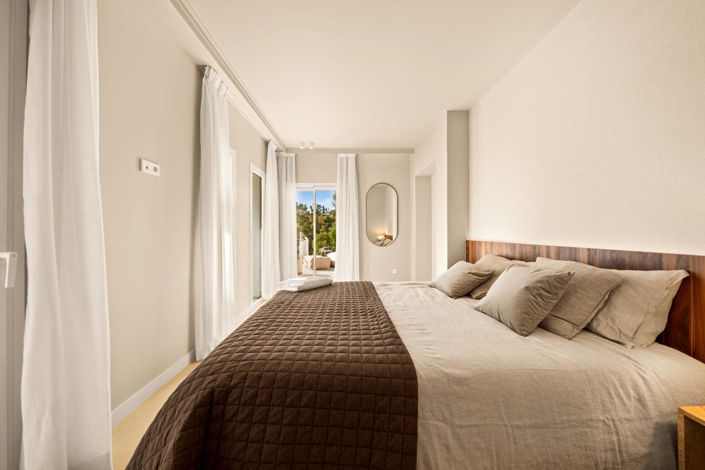 Image No.30-3 Bed Property for sale