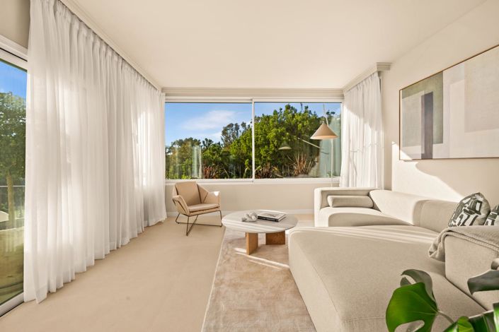 Image No.9-3 Bed Property for sale