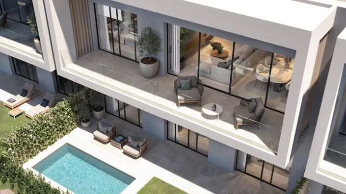 Image No.3-3 Bed Property for sale