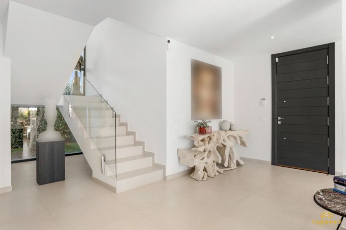 Image No.26-3 Bed Property for sale