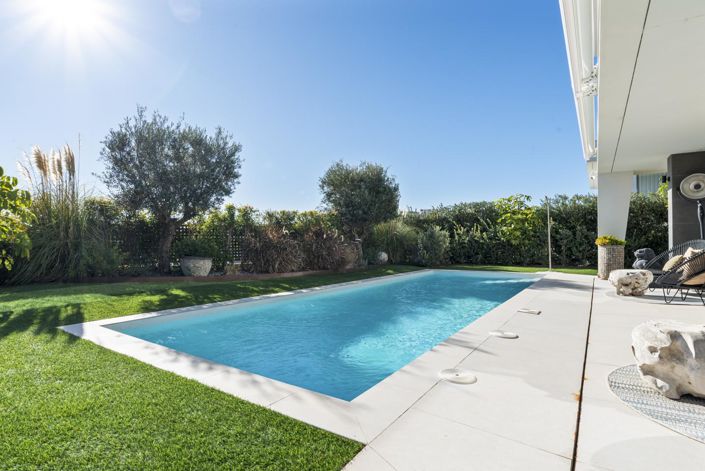 Image No.44-3 Bed Property for sale