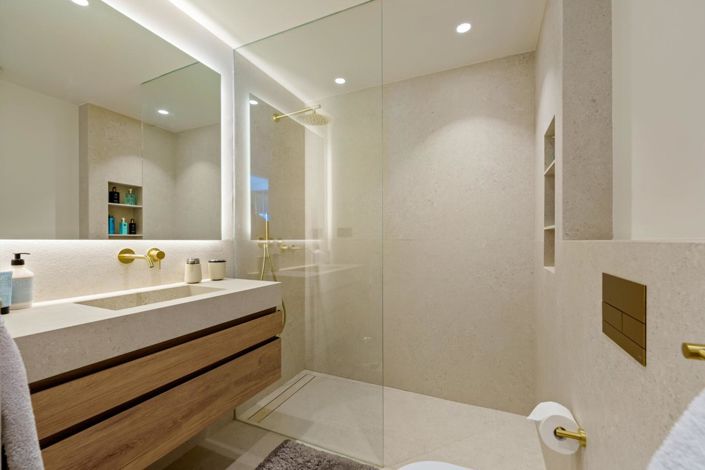 Image No.11-2 Bed Property for sale