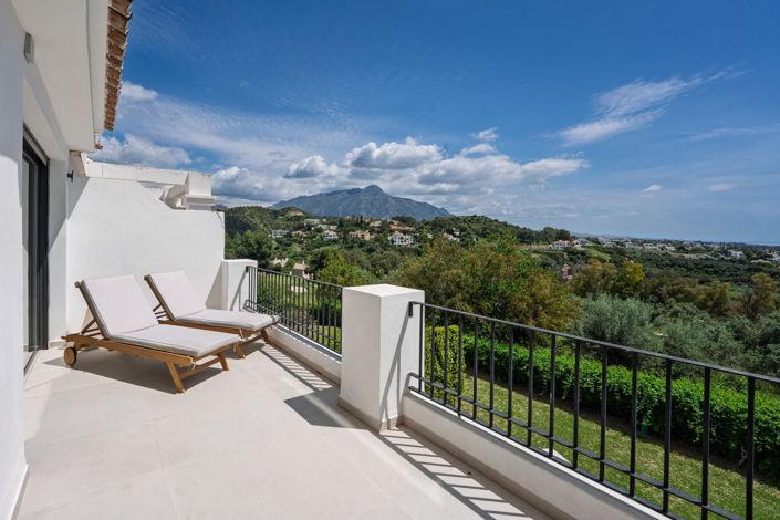 Image No.26-4 Bed Property for sale