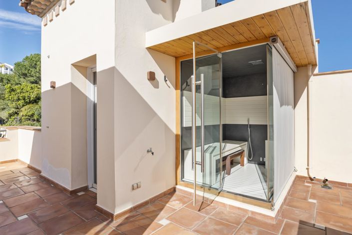 Image No.30-4 Bed Property for sale
