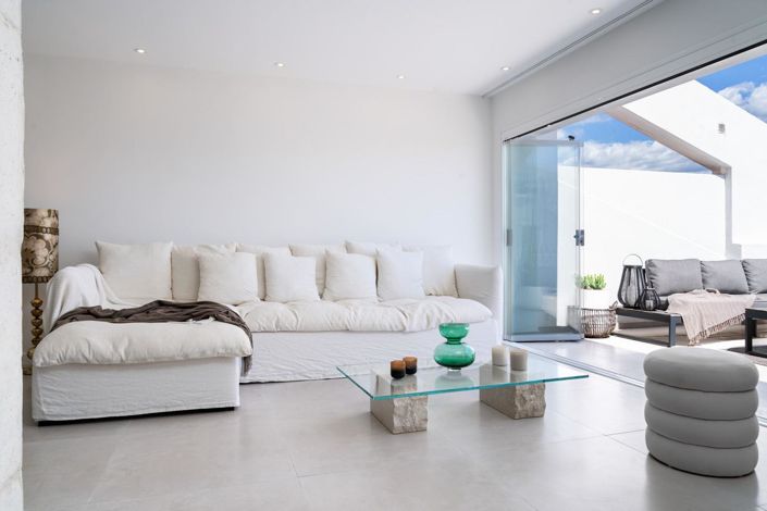 Image No.26-3 Bed Property for sale