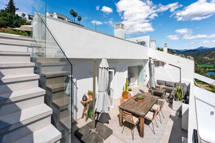 Image No.30-3 Bed Property for sale