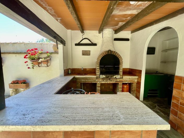 Image No.13-5 Bed Property for sale