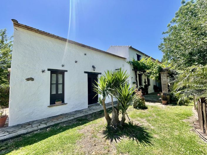 Image No.2-5 Bed Property for sale