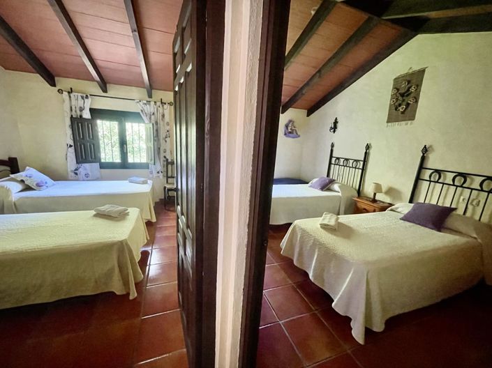 Image No.22-5 Bed Property for sale