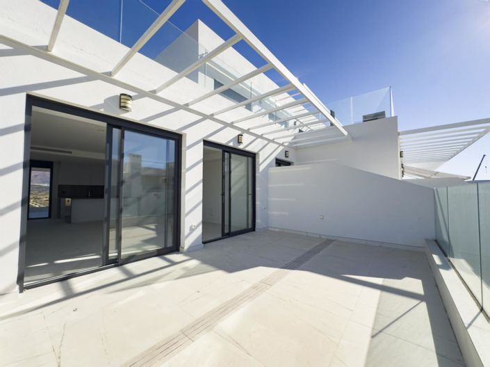Image No.17-2 Bed Property for sale