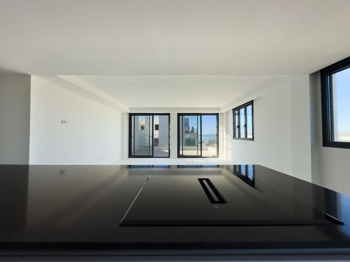Image No.8-2 Bed Property for sale