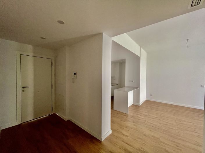 Image No.8-2 Bed Property for sale