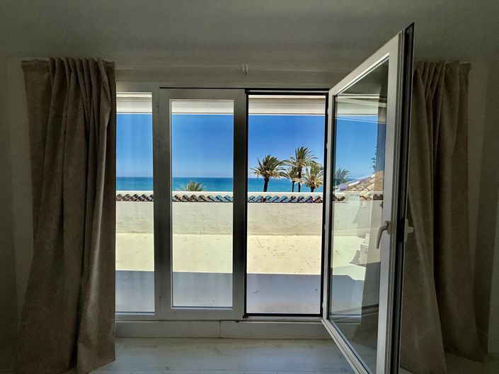 Image No.42-3 Bed Property for sale