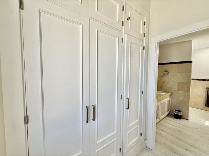 Image No.43-3 Bed Property for sale