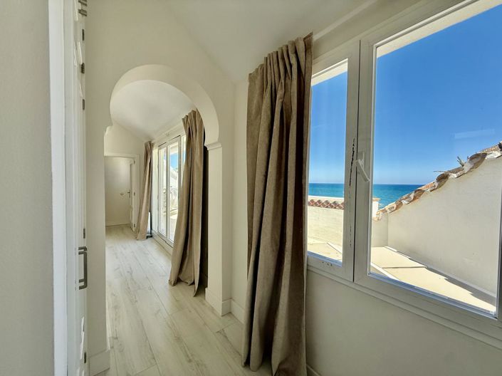 Image No.44-3 Bed Property for sale