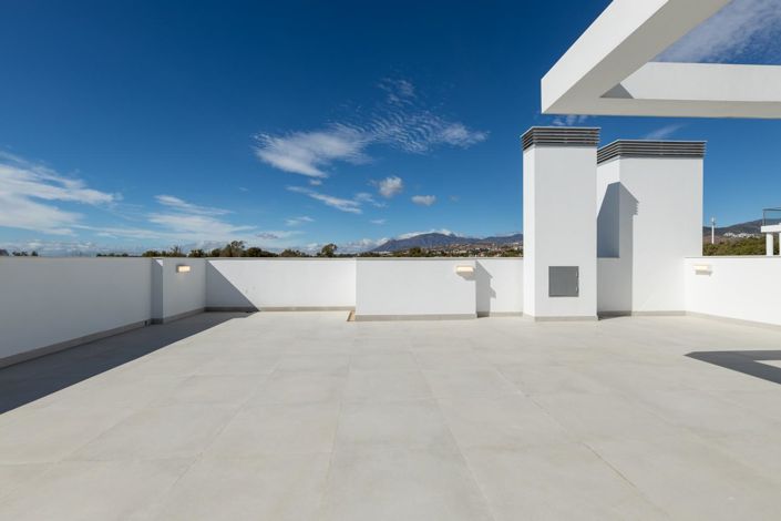 Image No.10-4 Bed Property for sale
