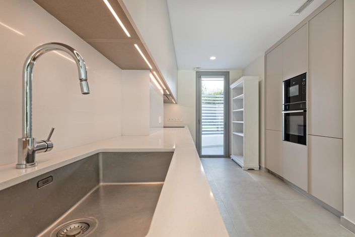 Image No.9-4 Bed Property for sale