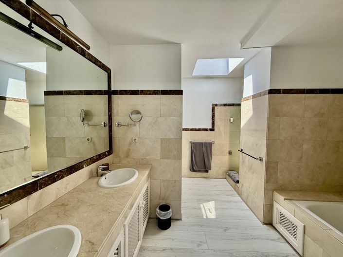 Image No.12-Propriété de 3 chambres à vendre à Casares