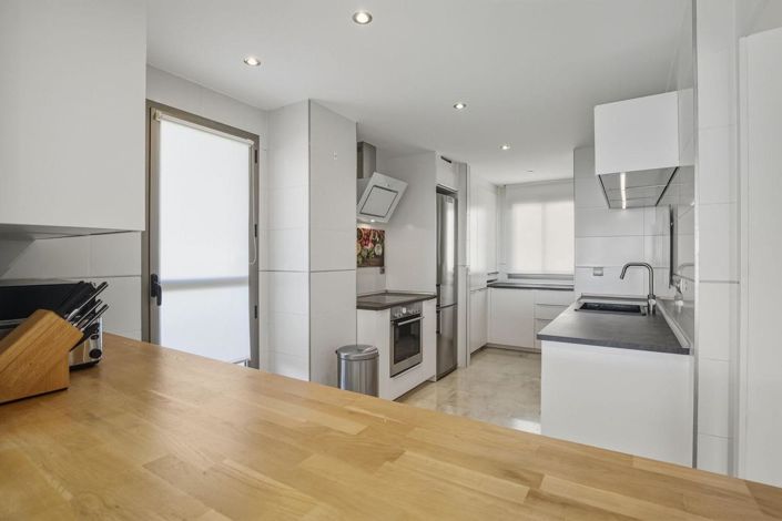 Image No.7-2 Bed Property for sale
