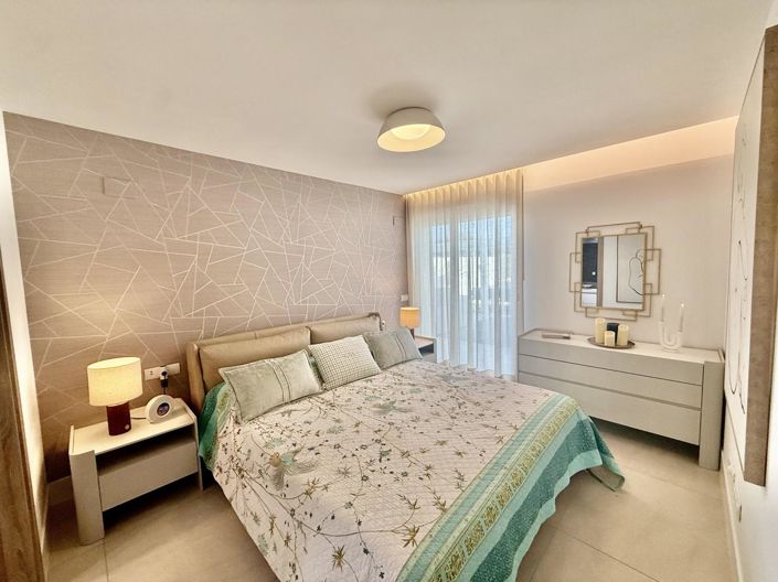 Image No.16-3 Bed Property for sale