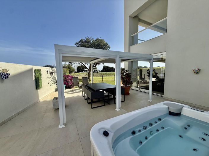 Image No.3-3 Bed Property for sale