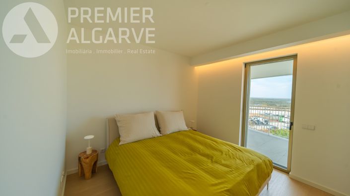 Image No.12-3 Bed Apartment for sale