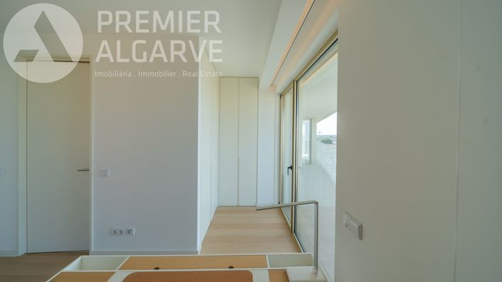 Image No.14-3 Bed Apartment for sale
