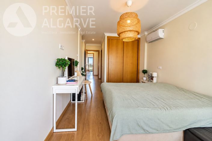 Image No.10-3 Bed Apartment for sale