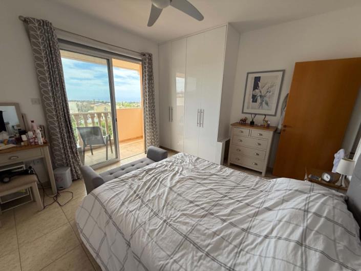 Image No.12-2 Bed Townhouse for sale