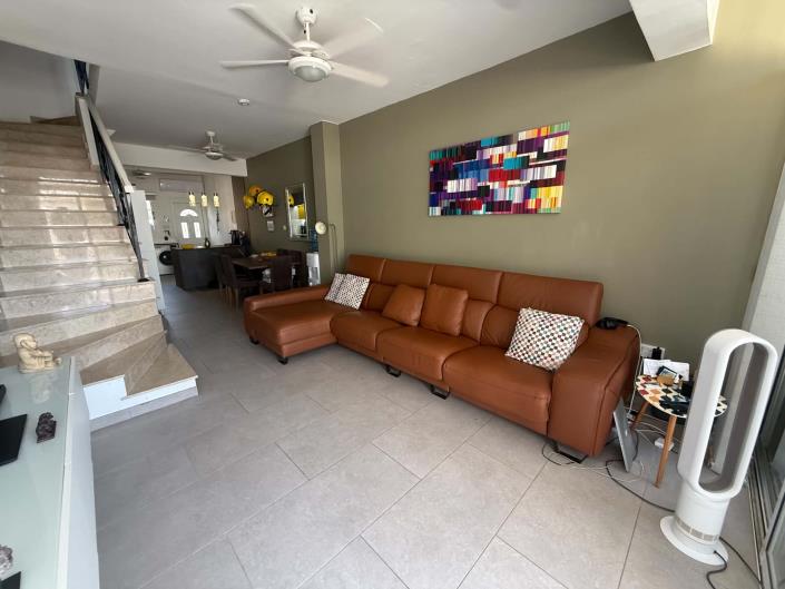 Image No.9-2 Bed Townhouse for sale