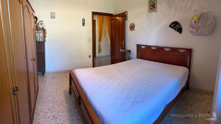 Image No.28-2 Bed Country House for sale