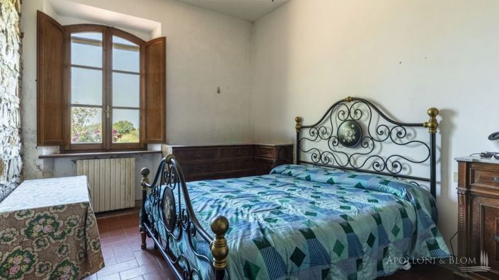 Image No.16-12 Bed Apartment for sale