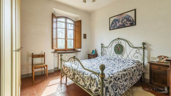 Image No.17-12 Bed Apartment for sale