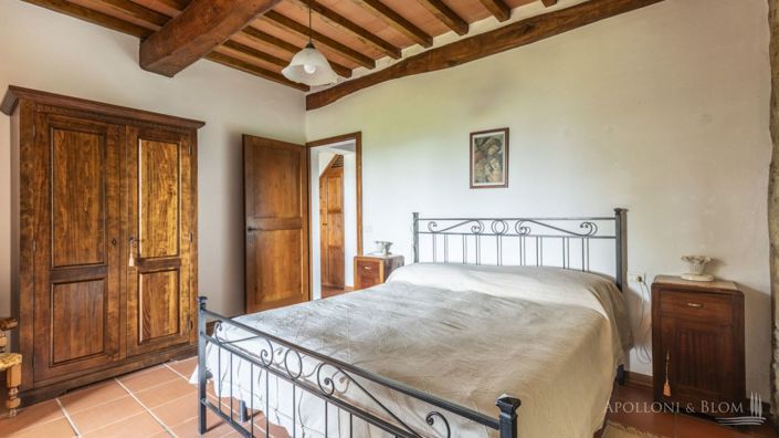 Image No.21-12 Bed Apartment for sale