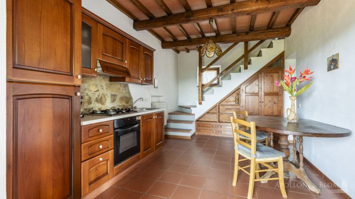 Image No.9-12 Bed Apartment for sale