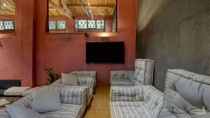Image No.13-18 Bed Villa for sale